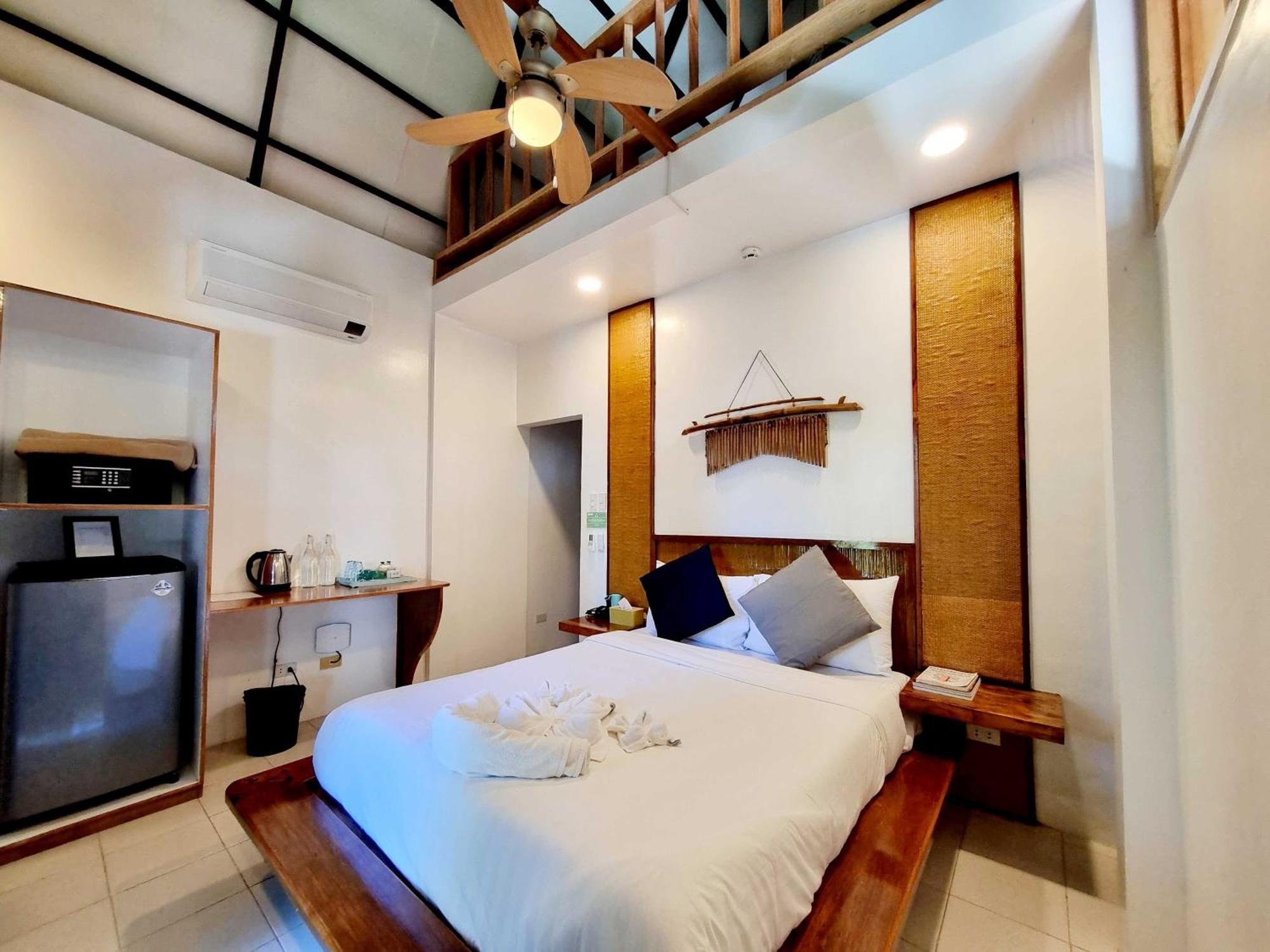 Casalay Boutique Villas & Dive Puerto Galera Exterior photo